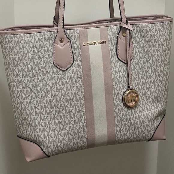 Michael Kors Bag - Picture 1 of 4